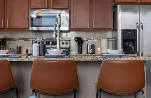 Downtown Cleveland Apartment | Luxury Apartment | Downtown | Free Parking