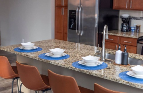 Gateway District Apartment | Luxury Apartment | Downtown | Free Parking