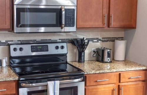 Gateway District Apartment | Luxury Apartment | Downtown | Free Parking