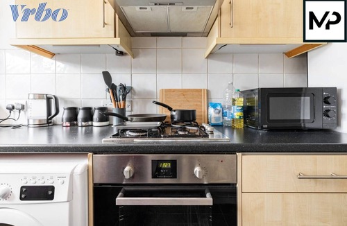Epsom Apartment | Luxury Apartment For Short Lets and Serviced Accommodation Epsom with Parking