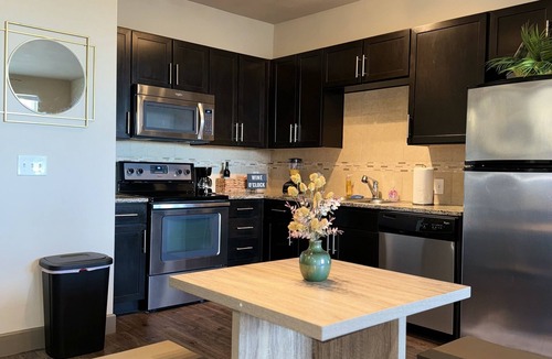 Addison Apartment | Luxury Apartment In Dallas w/Extensive Amenities.