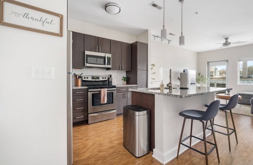 Downtown Columbus Apartment | Luxury Apartment in Grandview