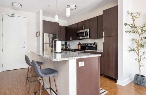 Downtown Columbus Apartment | Luxury Apartment in Grandview