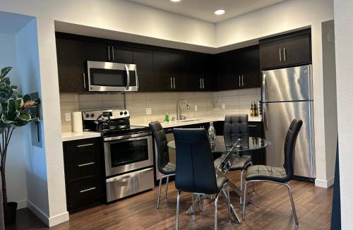 Little Armenia Apartment | LUXURY APARTMENT IN HOLLYWOOD