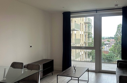 Alperton Apartment | Luxury apartment in iconic Wembley