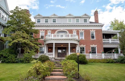Scranton Apartment | Luxury Apartment in Scranton's Hill Section!