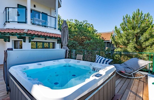 Pyla-sur-Mer Apartment | Luxury apartment jacuzzi air conditioning