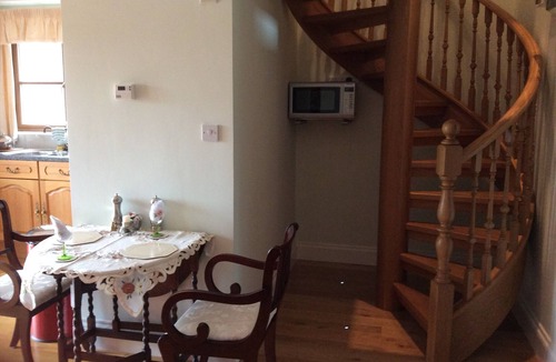 Probus Apartment | Luxury Apartment Lily Suite