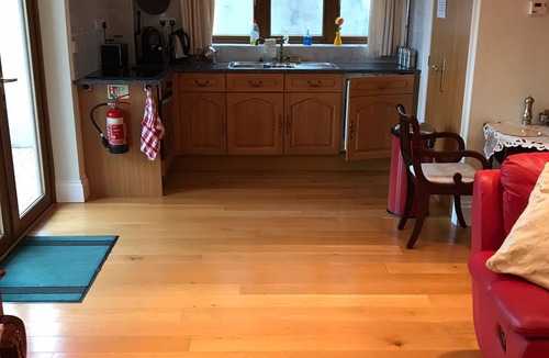 Probus Apartment | Luxury Apartment Lily Suite