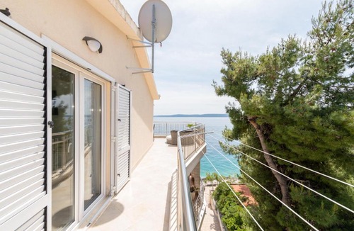 Okrug Gornji Apartment | LUXURY APARTMENT NEXT TO THE SEA