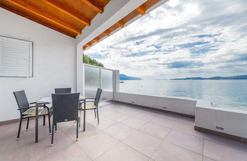 Mimice Apartment | Luxury apartment on the beach 1