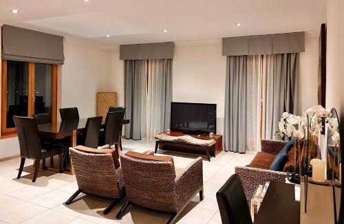 Chateau-d'Oex Apartment | Luxury Apartment, Panoramic Mountain Views, 5 Star Spa Facilities - 4 Bedroom