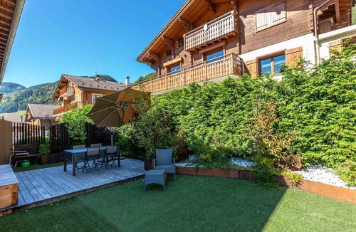 La Clusaz Apartment | Luxury Apartment, Prime Location, Ski-in/Ski-out, Heart of La Clusaz