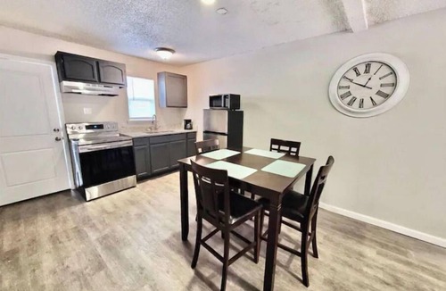 Biggs Field Apartment | Luxury Apartment Suite 5