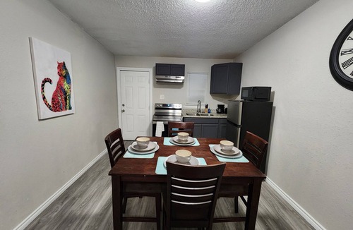 Biggs Field Apartment | Luxury Apartment Suite 6