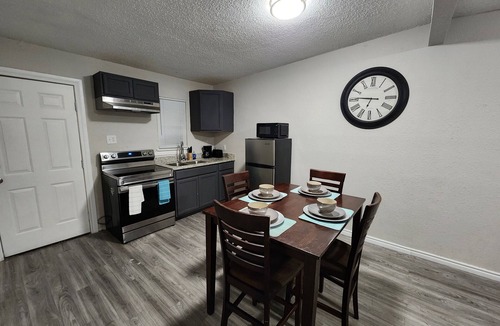 Biggs Field Apartment | Luxury Apartment Suite 6