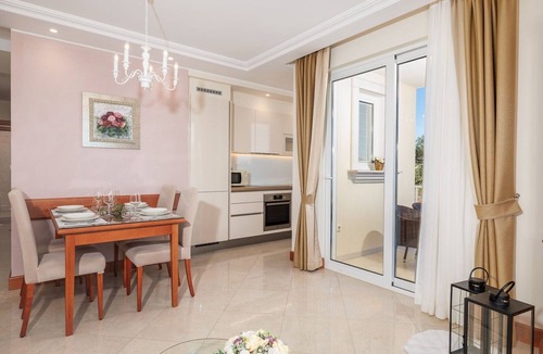 Vantacici Apartment | Luxury apartment Tunera 1