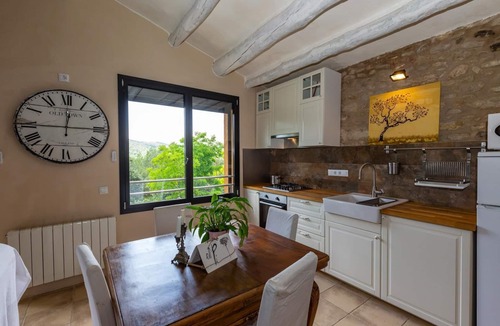 Madremanya Apartment | Luxury Apartment with Mountain Views
