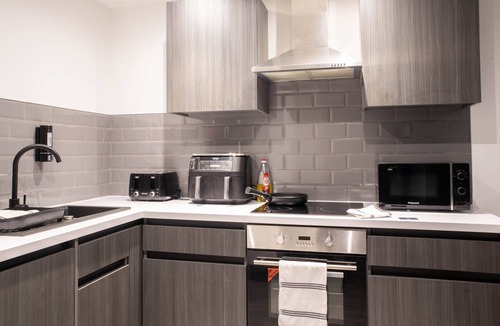 Bradford Apartment | Luxury Apartment With Super King Bed