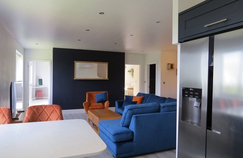 Calverleigh Apartment | Luxury Apartment with Private Pool and Hot Tub