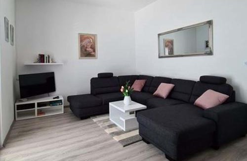 Starigrad Apartment | Luxury Apartment with heated pool in Starigrad