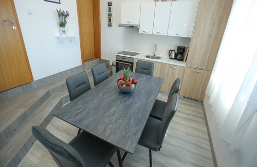 Starigrad Apartment | Luxury Apartment with heated pool in Starigrad