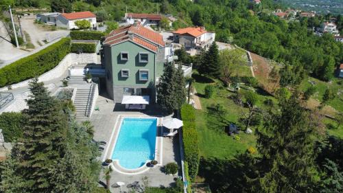 Bregi Apartment | Luxury Apartment with private pool and 2 bedrooms in Villa Opatija Bay View