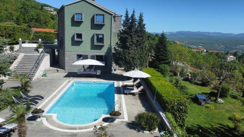 Bregi Apartment | Luxury Apartment with private pool and 2 bedrooms in Villa Opatija Bay View