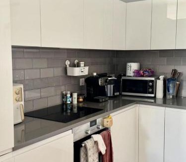 Docklands House | Luxury apartment with River Thames view