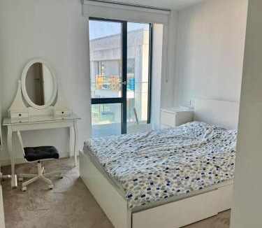 Docklands House | Luxury apartment with River Thames view