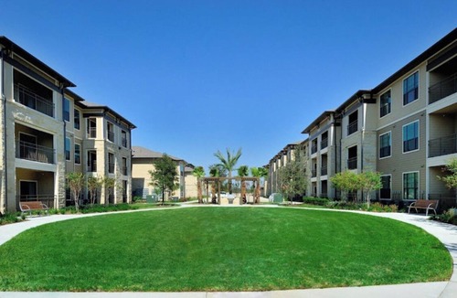 Barker Apartment | Luxury apartment with updated appliances