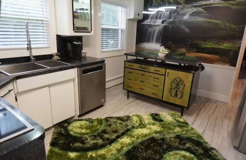 Kalamazoo Apartment | Luxury Apartment with Patio