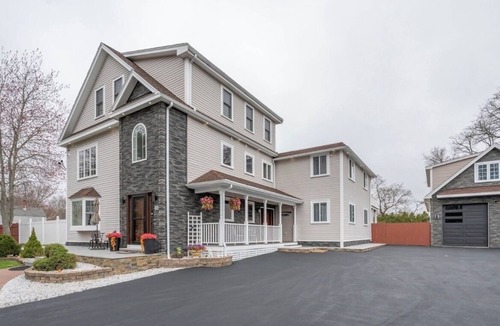 Salisbury Apartment | Luxury apartment with porch 1.8 miles away from beach. Sleeps 6.
