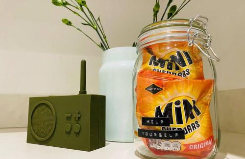 Selhurst Apartment | Luxury Apartment with Workspace