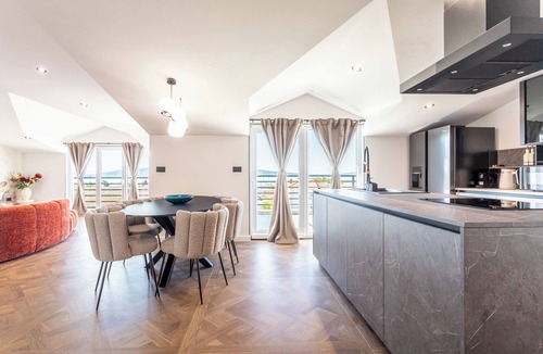 Kastel Gomilica Apartment | Luxury apartments Marino near beach