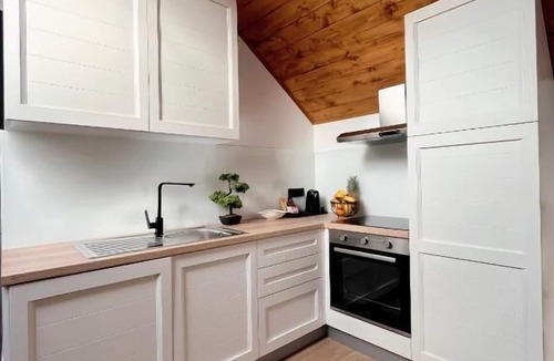 Sinj Apartment | Luxury apartments White house