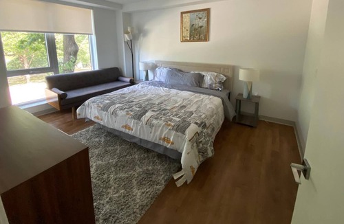 Mission Hill Apartment | luxury apt and river view