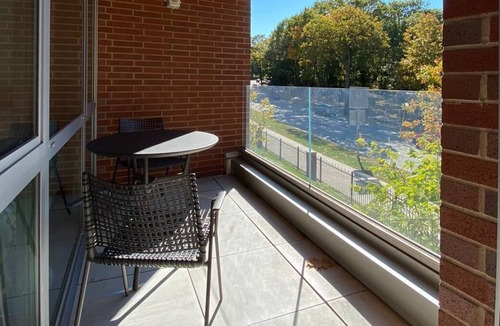 Mission Hill Apartment | luxury apt and river view