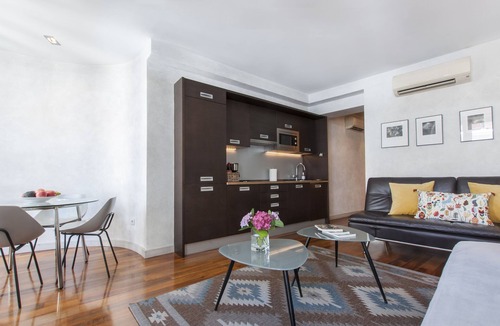 Huertas Apartment | Luxury Apt. Central Madrid. Barrio Letras, Steps to Museums, Plazas and GranVia