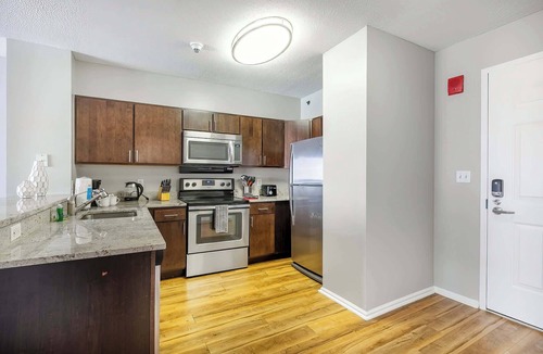 White Plains Apartment | Luxury Apt Downtown Near Train