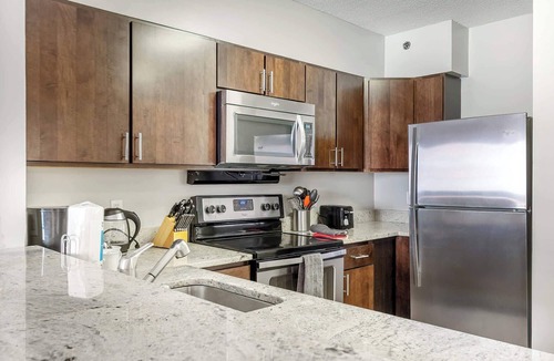 White Plains Apartment | Luxury Apt Downtown Near Train