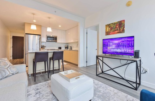 Boston Apartment | Luxury Apt Downtown with Pool