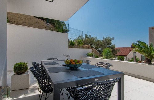 Moca Apartment | Luxury Apt In Villa Citrin Shared Pool Sea View