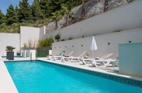 Moca Apartment | Luxury Apt In Villa Rubin Shared Pool Sea View