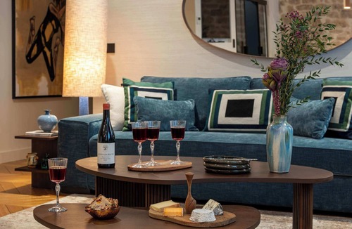 10th Arrondissement Apartment | Luxury Apt – Le Marais – AC – 5-stars Comfort