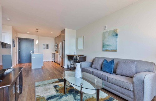 Seaport District Apartment | Luxury Apt Seaport with Gym and Pool