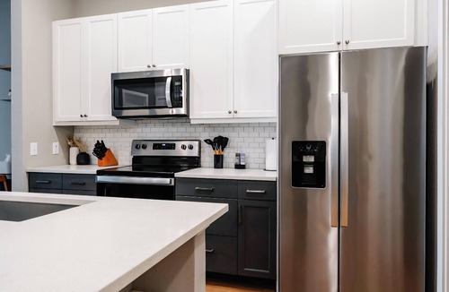 Tobin Hill Apartment | Luxury Apt Steps from Shopping & Dining, Free Parking, Resort Style Pool, Gym