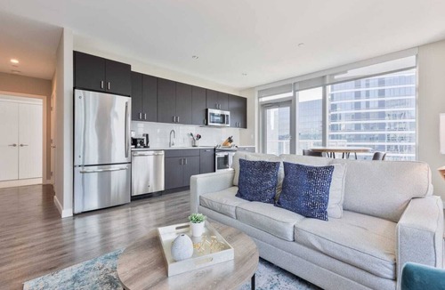 Seaport District Apartment | Luxury Apt with Balcony In Seaport