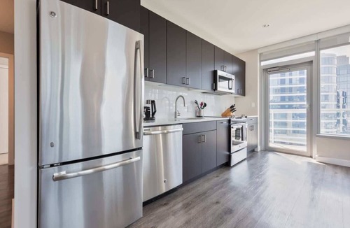 Seaport District Apartment | Luxury Apt with Balcony In Seaport