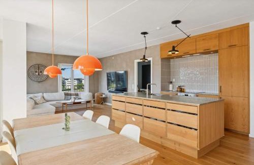 Sydhavnen Apartment | Luxury Apt with Harbor Views 2